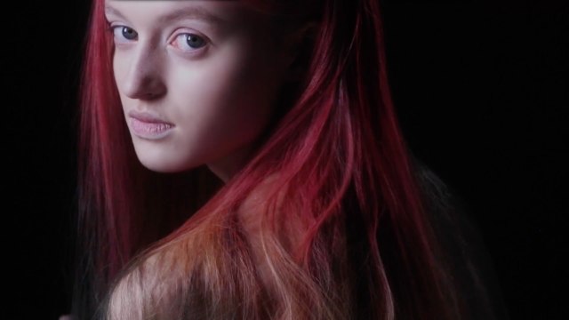 This hair dye changes color based on your environment