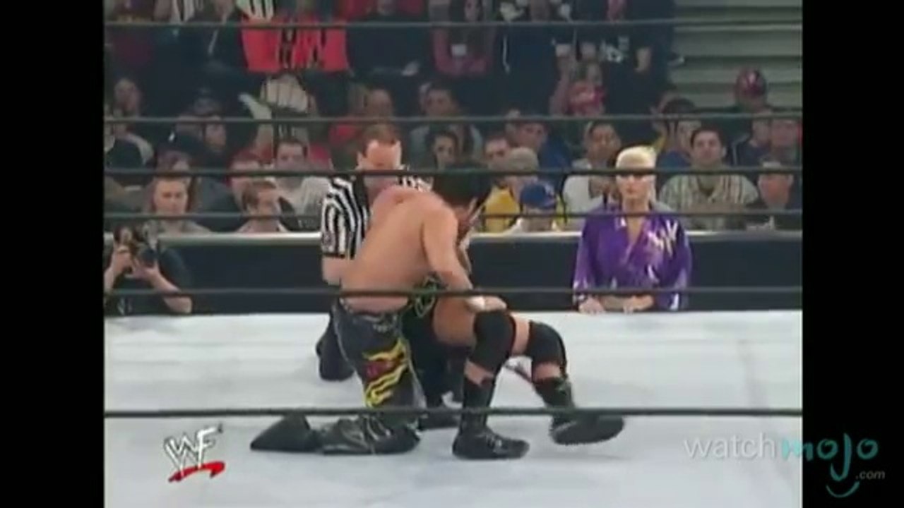 Top 10 Danger wweFemale Wrestlers