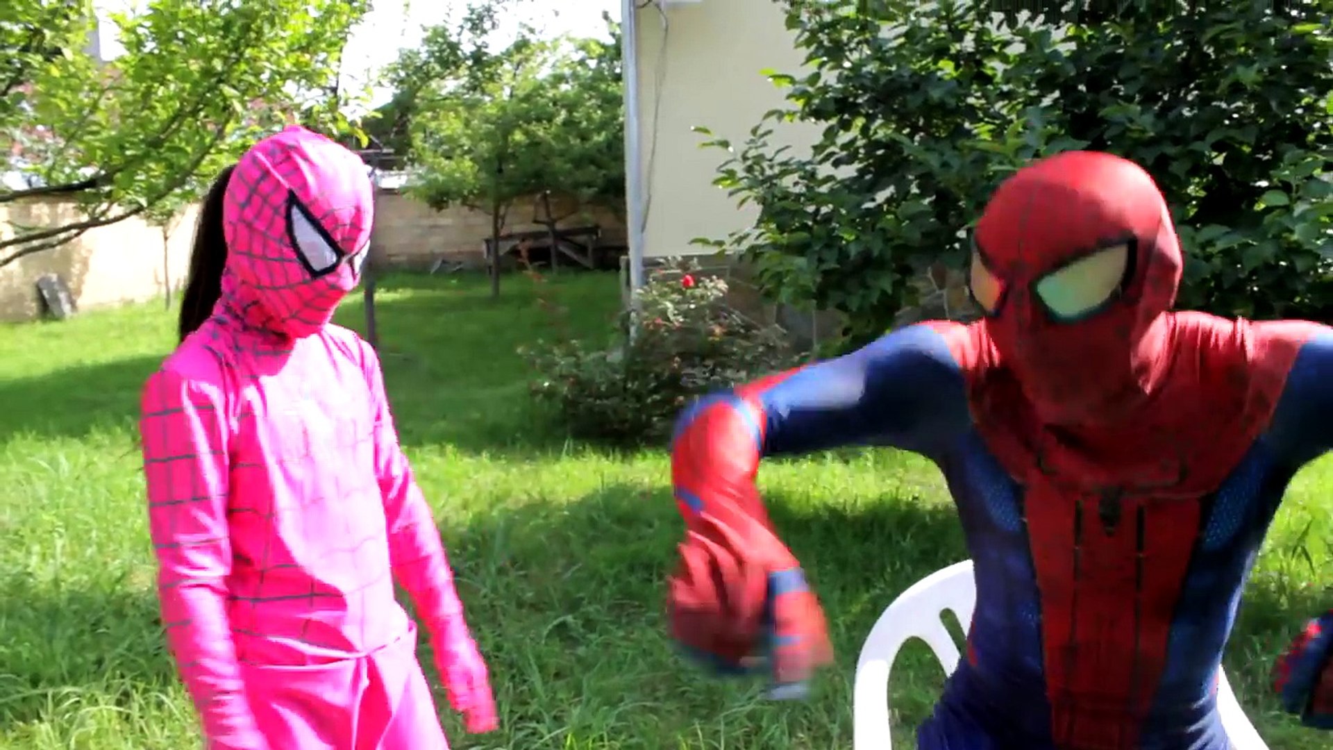 ⁣Spiderman vs замороженные Эльза Joker Becomes A Dog! w/ Pregnant рок-группа SpIDer Girl Fun супергер