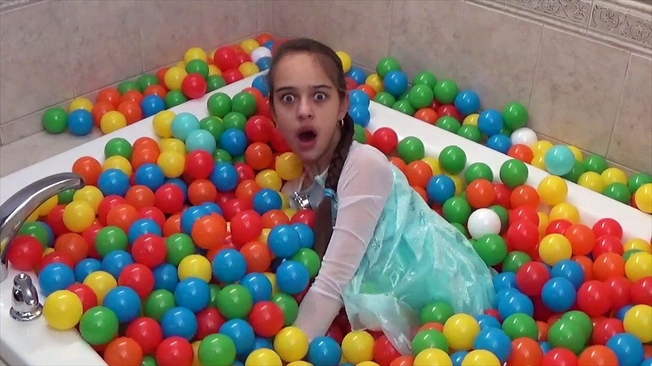 HULK PUSH PINK SPIDERGIRL INTO POOL w_ Freaky Joker Kids Driving Car Video Toys In Real life-cnblLUPsMlM