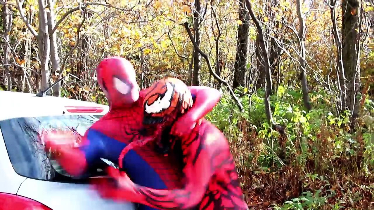 Spiderman vs Carnage In Real Life _ SuperHero Fight!-VNcvHa7Cp54