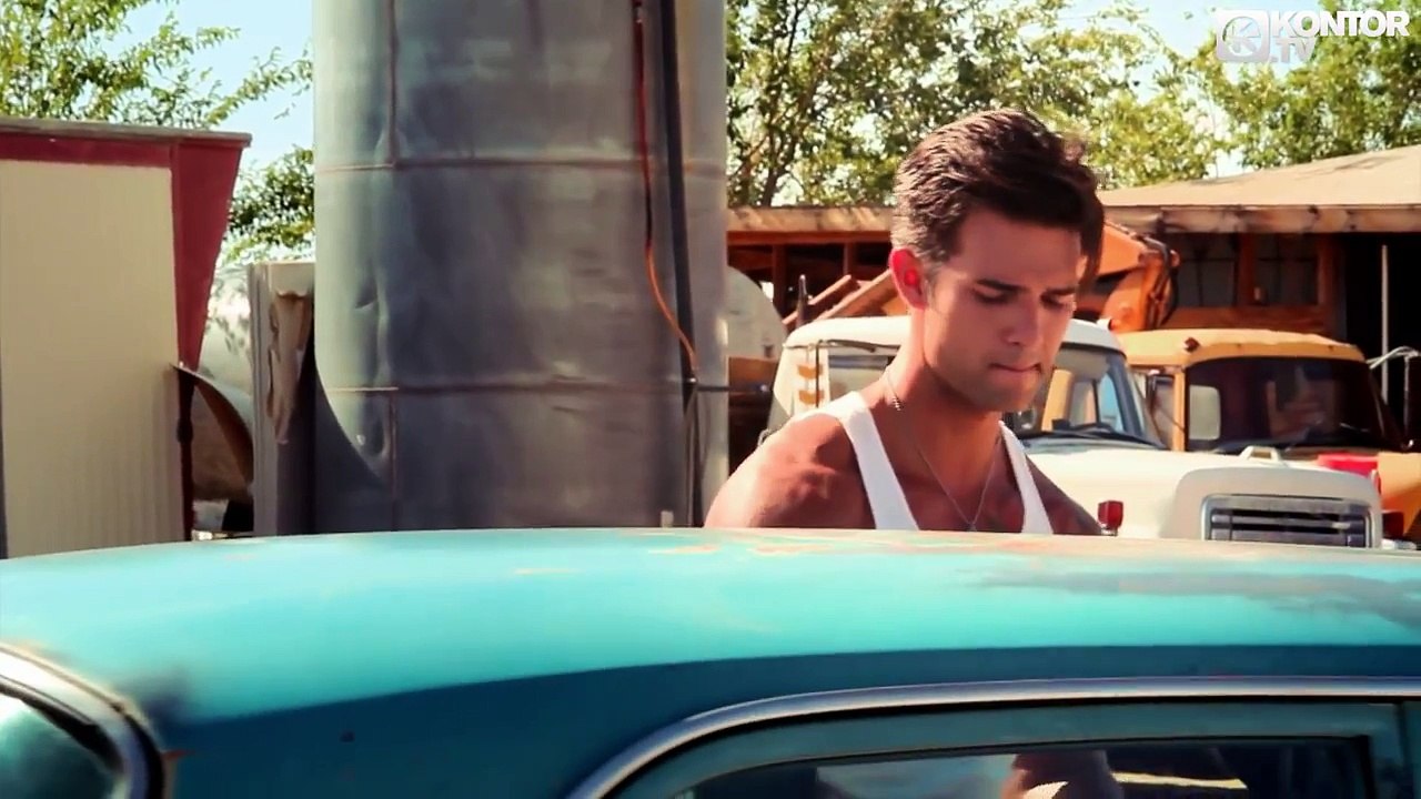 Stereolizza - Go Back To Your Mama (Official Video HD)