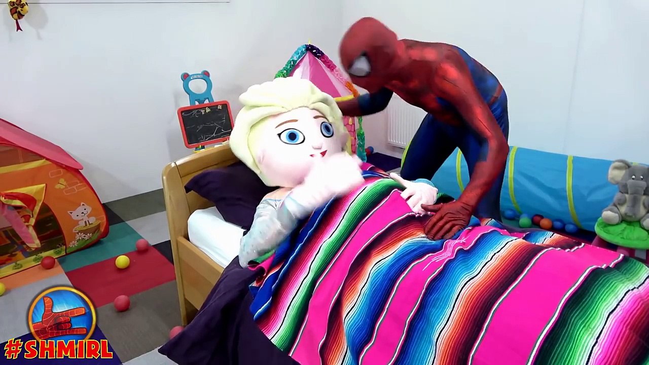 Frozen Elsa PREGNANT? Spiderman & Pregnant Pink Spidergirl Snow White Funny Superheroes in