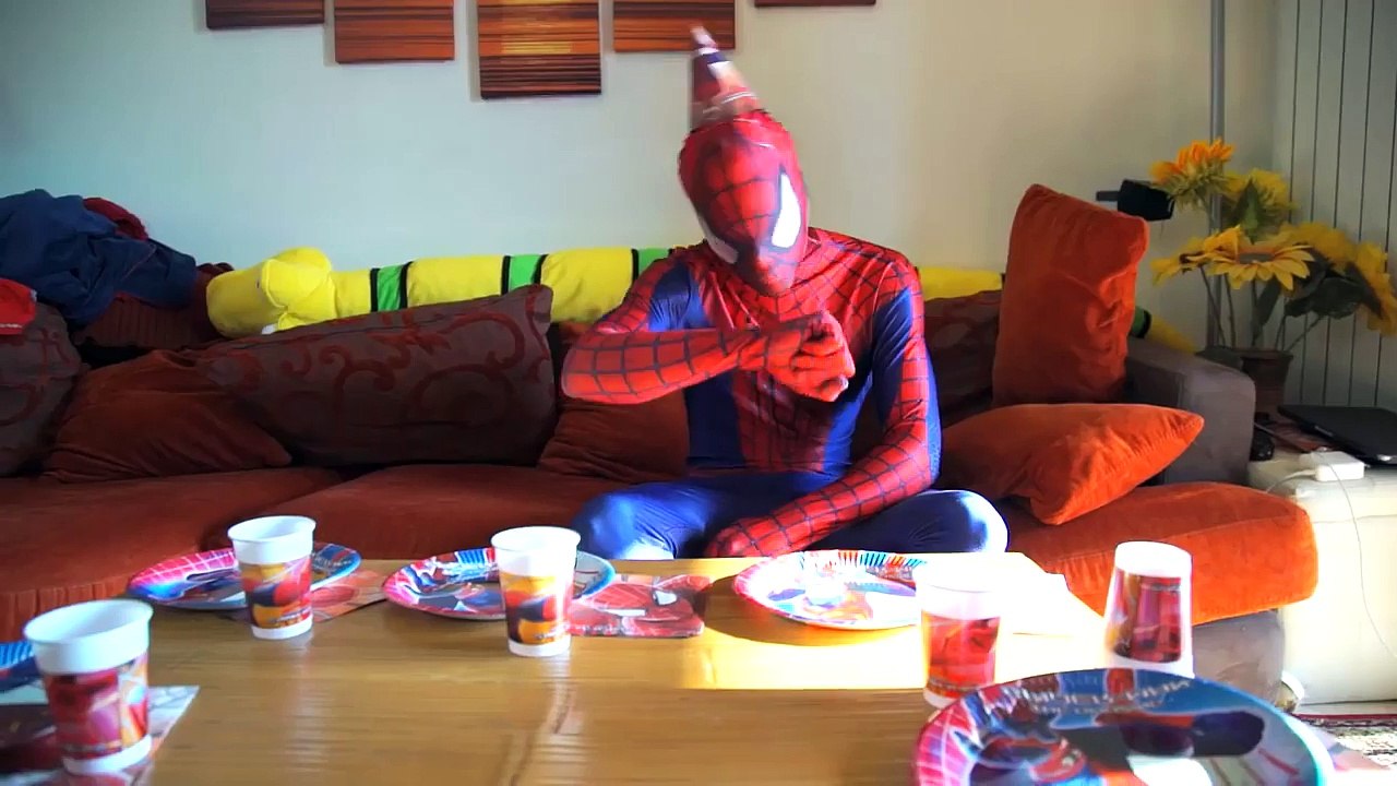 Эльза Человек-Паук Бэтмен Халк Шутник Шалунишка Новые Эпизоды! Смешные Супергерои Детские Фильмы Играть