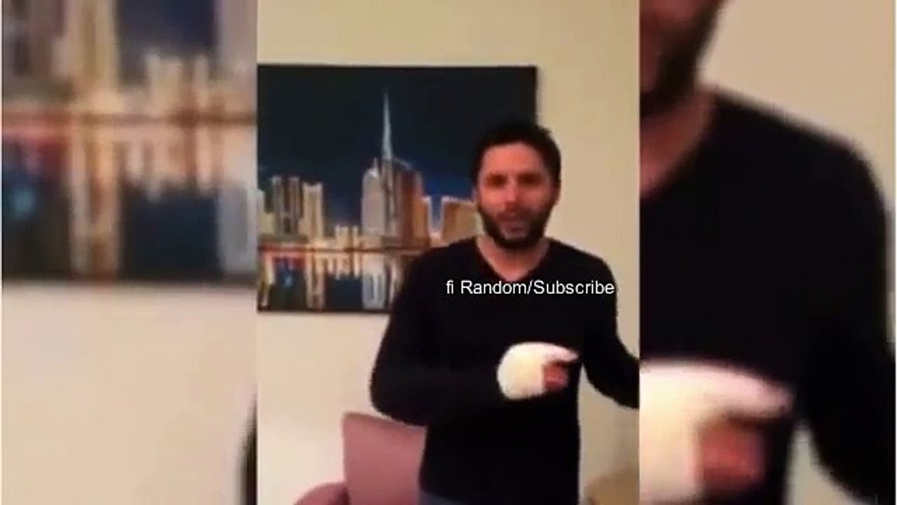 Shahid Afridi Message after Hand Injury & ruled out of PSL final in Lahore - See what he saying - YouTube