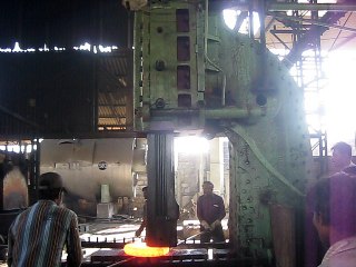 Hydraulic open die forging press operating video