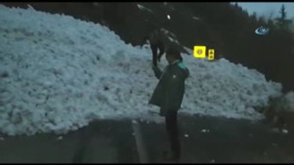 Ardahan-Şavşat Yoluna Çığ Düştü