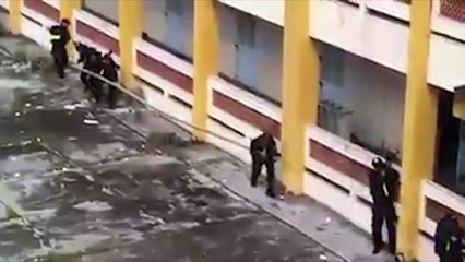 amazing wall climbing by army