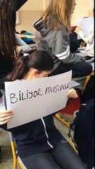 ‪Kartal Mahmut Kemal İnal Ortaokulu öğrencileri, yetimlere dikkat çekmek maksadıyla bir video çalışması yaptı.‬