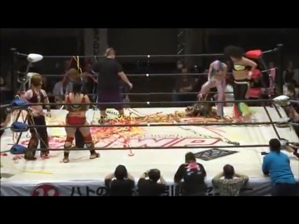 Kyoko Kimura & Command Bolishoi Vs. Meiko Satomura & Leon