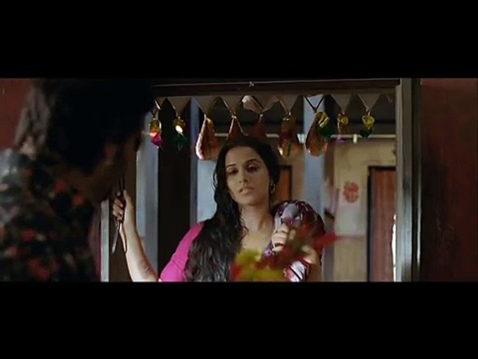 Vidya Balan and Arshad Warsi Kissing Scene - Ishqiya - Hindi Movie Romantic Scene