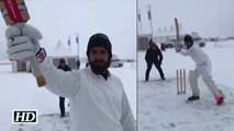 Ranveer Singh plays cricket in snow prior to Ind vs Aus 2nd test