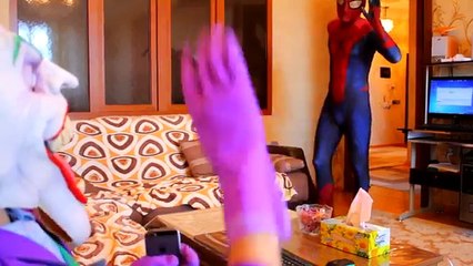 Tải video: Ugly Frozen Elsa loses tooth w/ Spiderman vs Pink Spidergirl vs Maleficent & joker! Funny Superhero