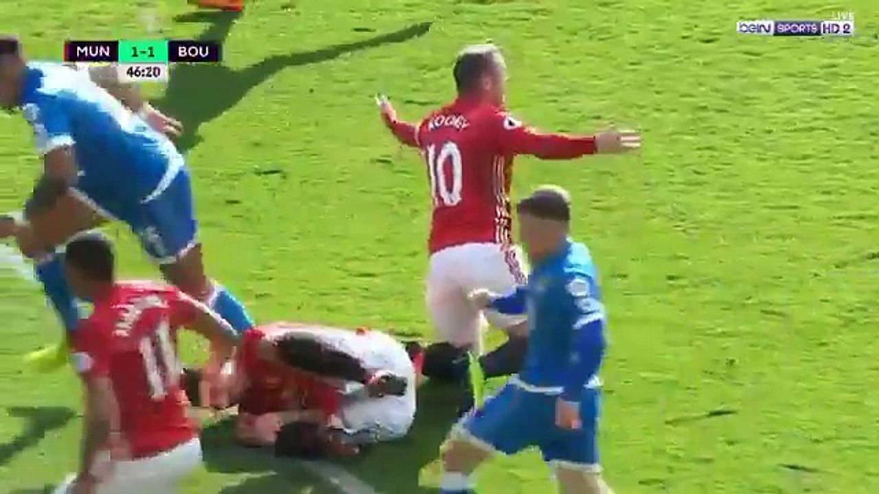 Ibra se fait piétiner la tête... puis se venge !