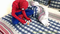 #Человек-паук против Железного человека ж/ Спайдермен утро с Kinder яйца супергерой дети реалити