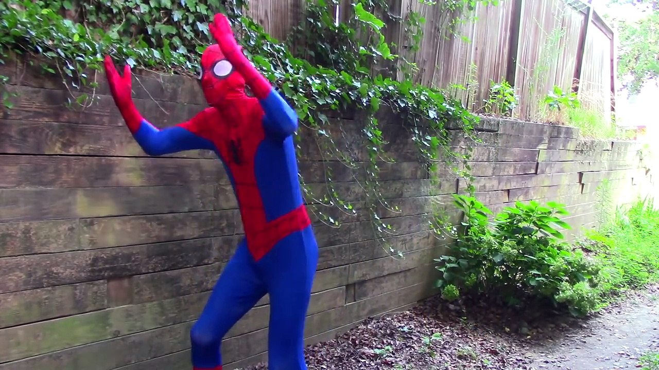 Человек-паук и Эльза нянчить снег белый ребенок! ж/ Ариэль русалка, женщина-кошка, Джокер смешное видео