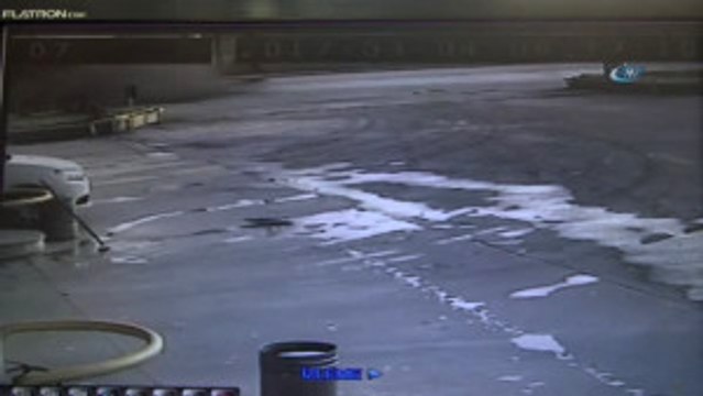 Talaş Yüklü Tır'ın Devrilme Anı Saniye Saniye Kameralarda