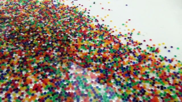 Человек паук какашки разноцветные шарики с замороженные Эльза против удовольствие Джокер Супергерои кино в реальном ли