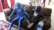 Синий Человек Паук против Черного Человека-Паука в реа