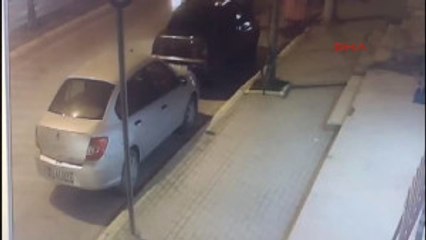 Kocaeli Tartıştığı Kocasına Kızdı, Bebeğiyle Araçtan Atladı 2