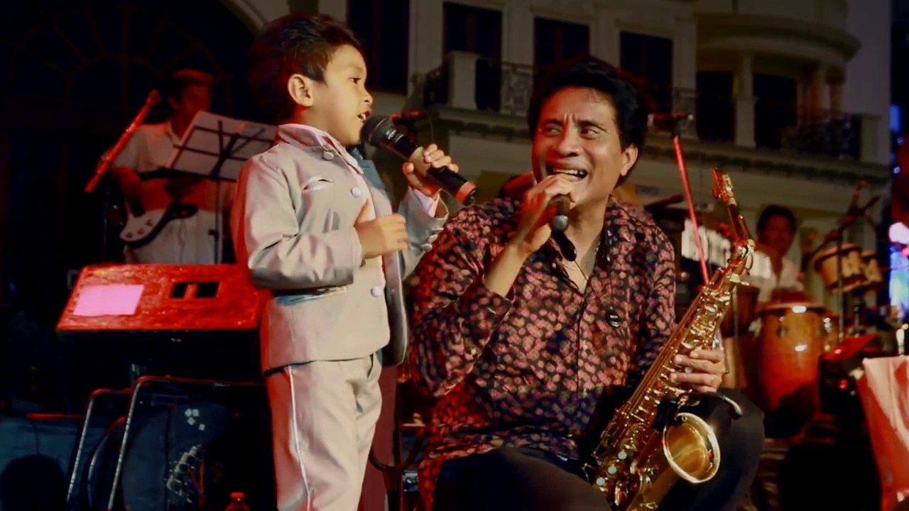 NJAKATIANA & CHRISTIAN  K.    -       EFA HENDRY    (Gasy HD 2017)