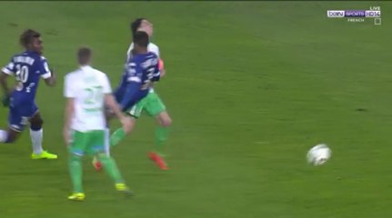 Vincent Pajot Joueur de ASSE a pris un coup dans la tête et il est évacué sur une civière (04/03/2017) / LIGUE 1