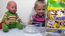 ✔ Ярослава готовит Несквик кукле Беби Борн. Yaroslava cook breakfast with Nesquik for Baby Born Doll