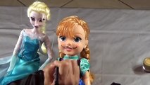 Замороженные Эльза и Анна макияж катастрофы против Малефисента с Паука удовольствие супергероев в кино