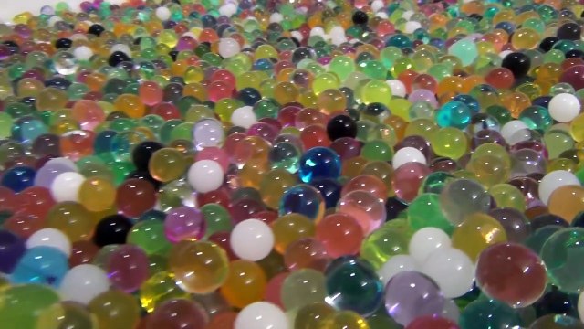 РЕЖЕТ УХО ДЖОКЕР В РЕАЛЬНОЙ ЖИЗНИ !!! Джокер против доктора против Халка ж/ Человек-Паук, Эльза ребенка, Поо Цвет