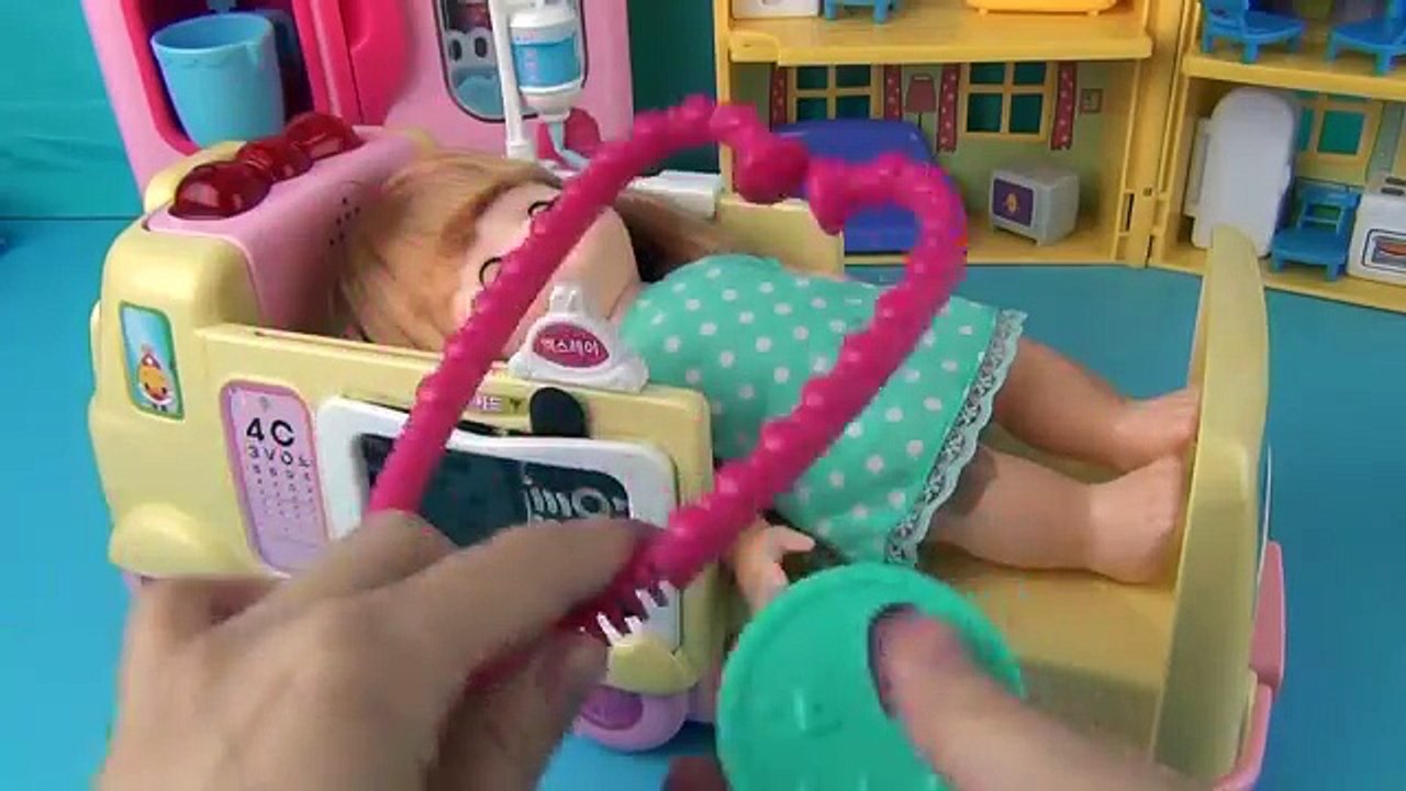 Baby Alive Doll Kongsuni Syringe Injection Ambulance to Hospital.Accident Poop,Shot,Potty