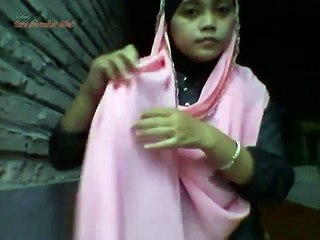 Video Memakai Jilbab Pashmina Simple Model 2014(1)