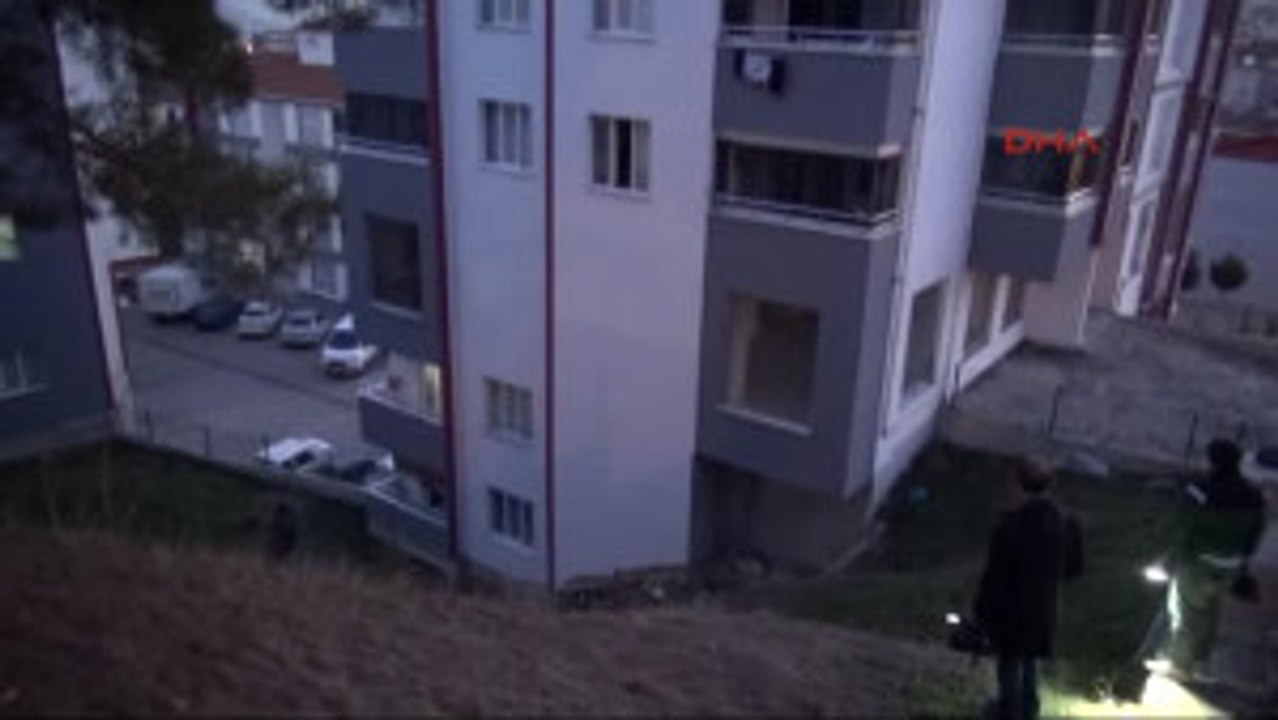 Karabük 5 Gün Önce Evlendiği Eşiyle Tartışan Kadın 4'üncü Kattan Atladı