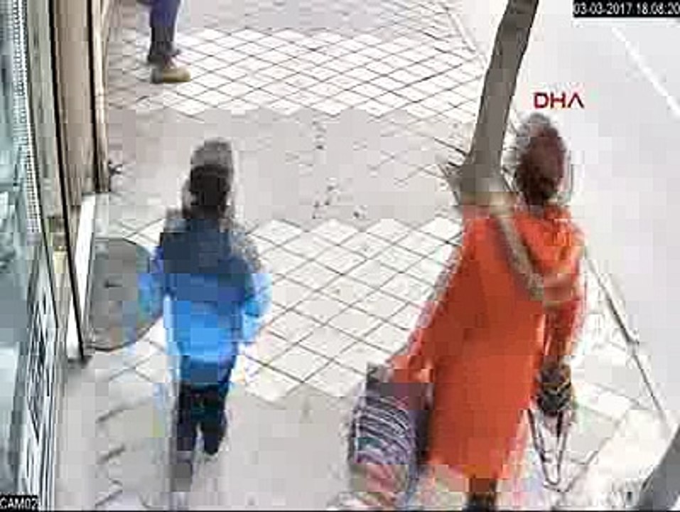 TACİZCİYE DAYAK KAMERA KAYDINDA