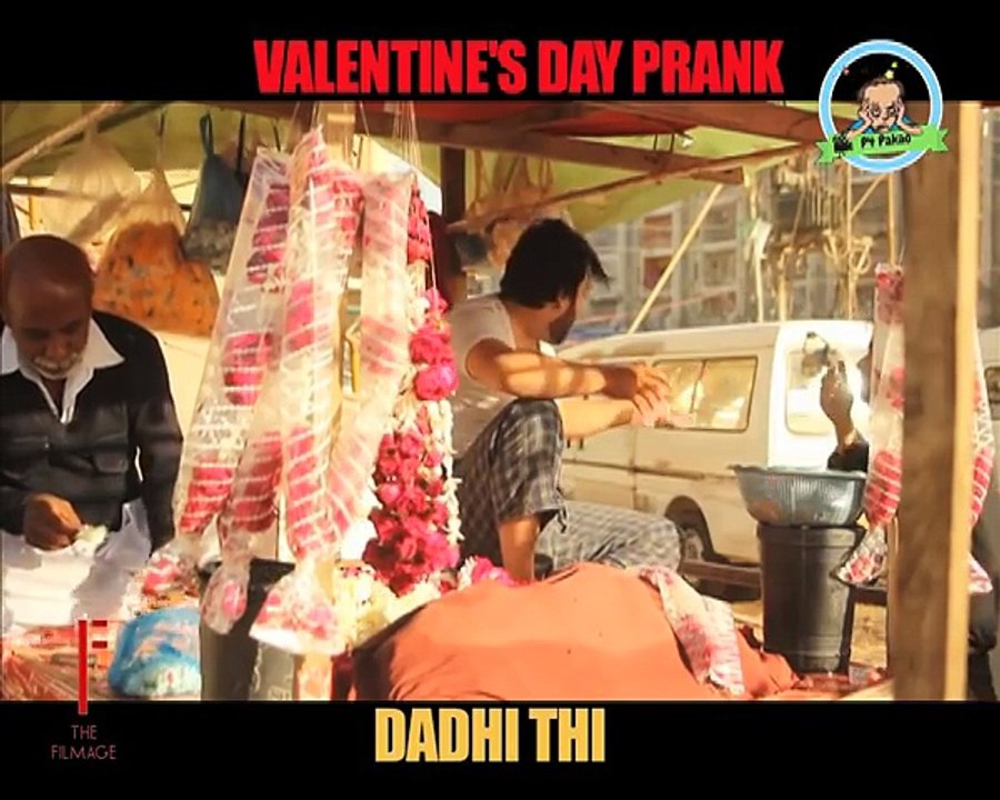 Valentine's Day Prank -Yeh Phool Kaha lajrhe Hoo - By Nadir Ali In P4PAKAO -