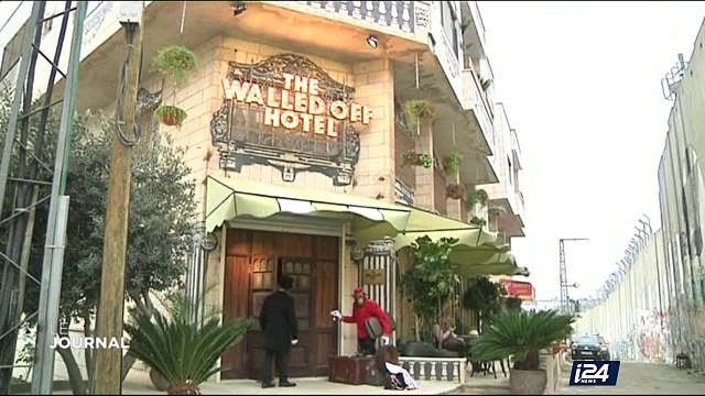 Cisjordanie : Le mystérieux artiste Banksy ouvre l'hôtel Walled-off