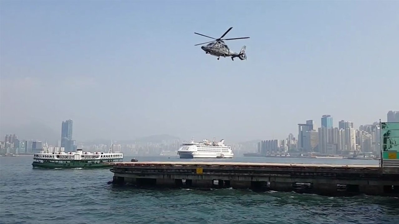 L'obturateur d'une caméra synchronisé avec les pales du rotor d'un hélicoptère