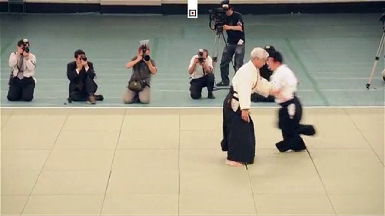 合気道 演武 Great Aikido Demonstration Ueshiba Moriteru 2010 in HD