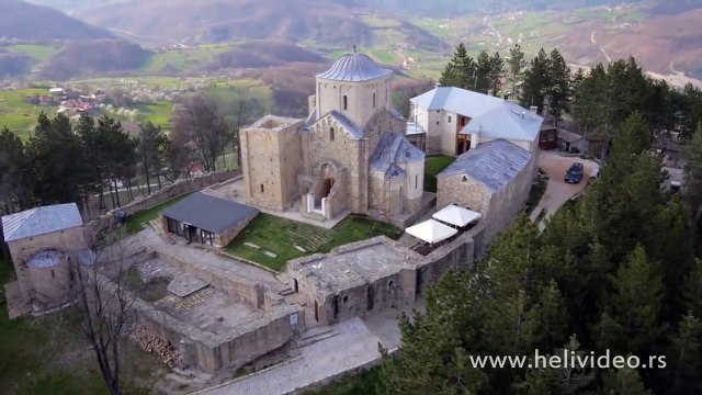 Manastir Djurdjevi stupovi snimak iz vazduha