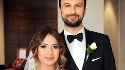 Tarkan, Paylaştığı Yarı Çıplak Yatak Pozunu Instagram'dan Sildi