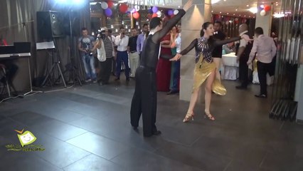 Büyüleyici dans gösterisi