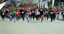 Antalya Maratonu'nda Yarışçı, Bitiş Çizgisine 500 Metre Kala Öldü