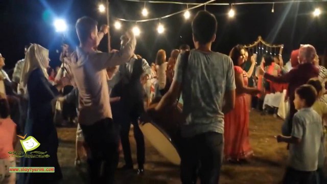 Neşeli bir kır düğünü