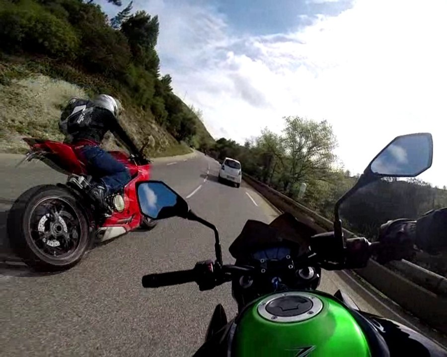 Z800 vs Panigale vs 690 smc route des termes marseille