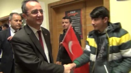 Tezcan: "Millet, 16 Nisan'da Sandıkta Ne Karar Verirse Boynumuz Kıldan Ince"