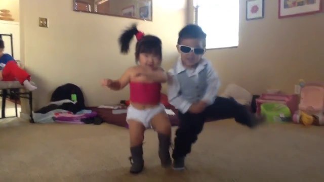 GanGnaM Style Little PsY and Sexy Baby Dance