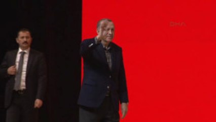 Cumhurbaşkanı Erdoğan Ben Istersem Gelirim Kapıdan Sokmadığınız Zaman da Dünyayı Ayağa Kaldırırım