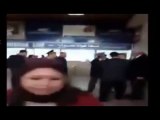 فيديو يُظهر إعتداء أعوان شركة السكك الحديدية على مواطن بمحطة قطار برشلونة ولا ردّ من إدارة الشركة