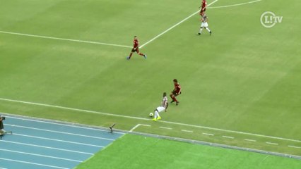 Abusado! Léo Pelé dá caneta e humilha William Arão