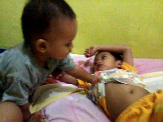 video Abhivandya heran lihat pusar Mas Adelio 4 Maret 2017