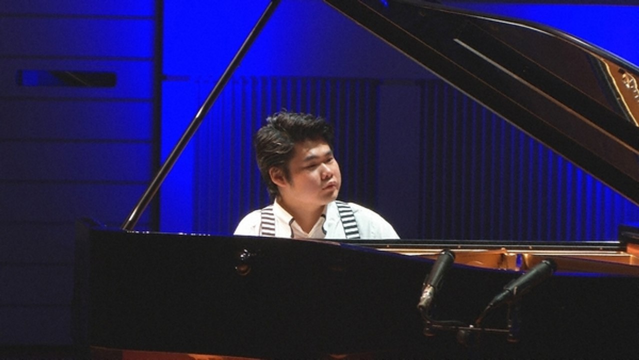 THE PIANIST 2016 part 1